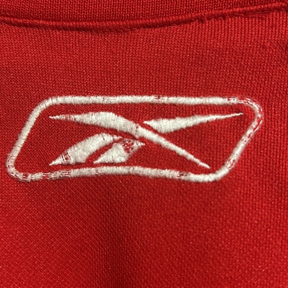 CALGARY FLAMES HOCKEY JERSEY - Picture 6 of 7